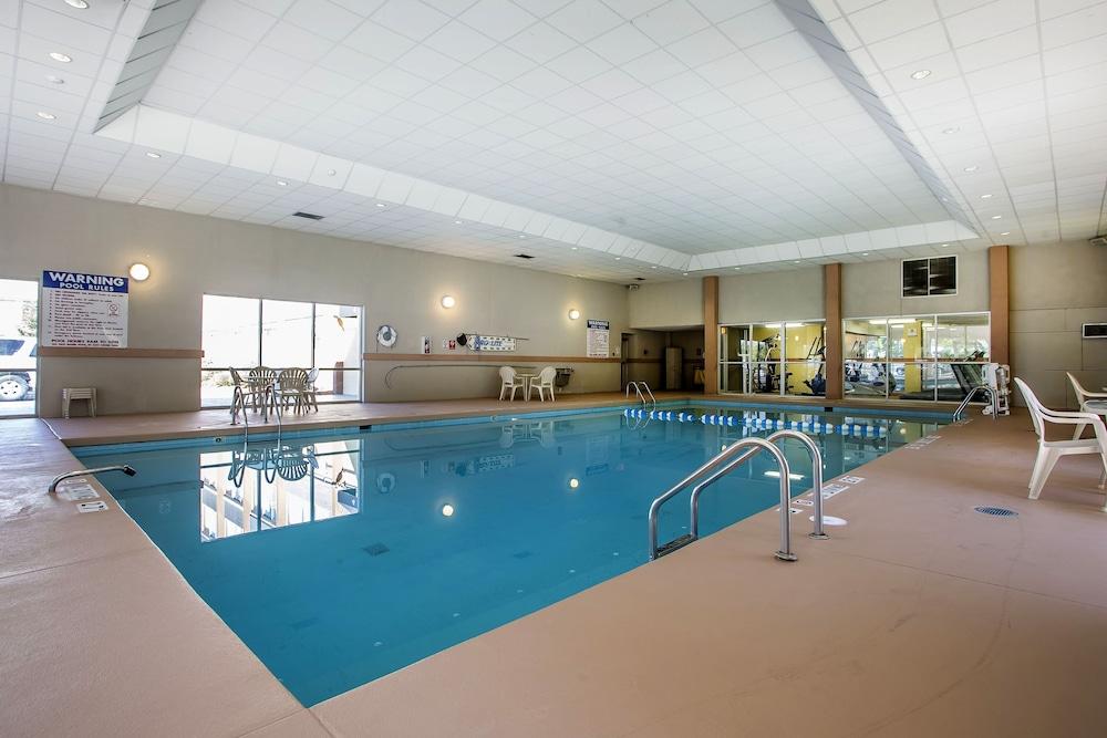 Inn Quality Dayton Airport 3*