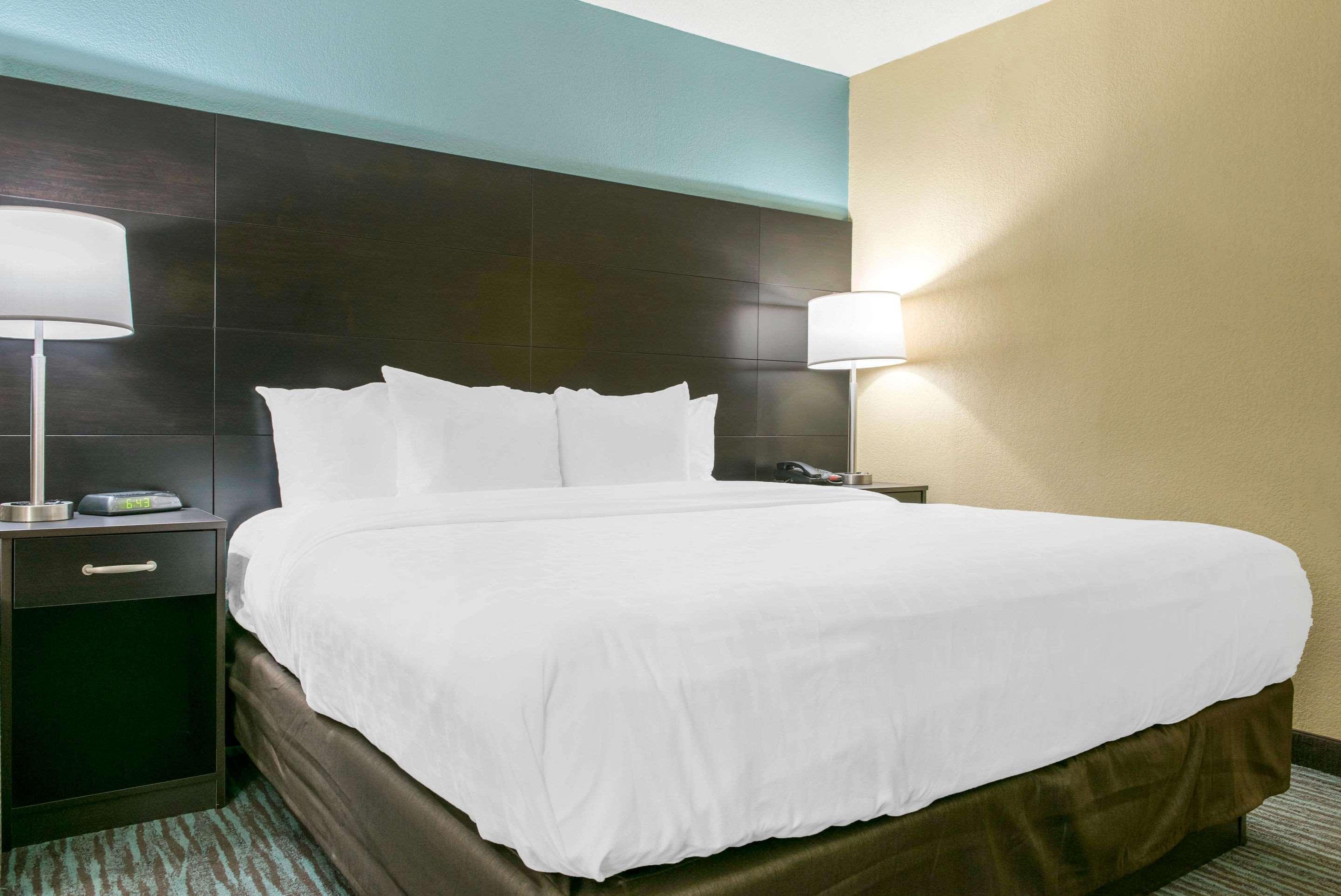 Quality Dayton Airport Inn 3*