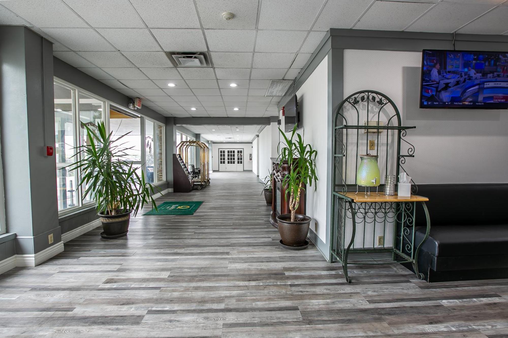 Inn Quality Dayton Airport Englewood