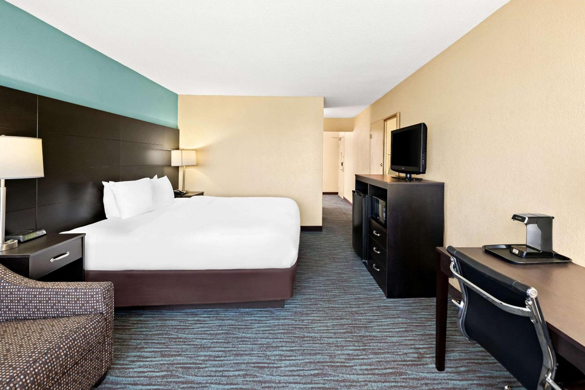 Inn Quality Dayton Airport Englewood