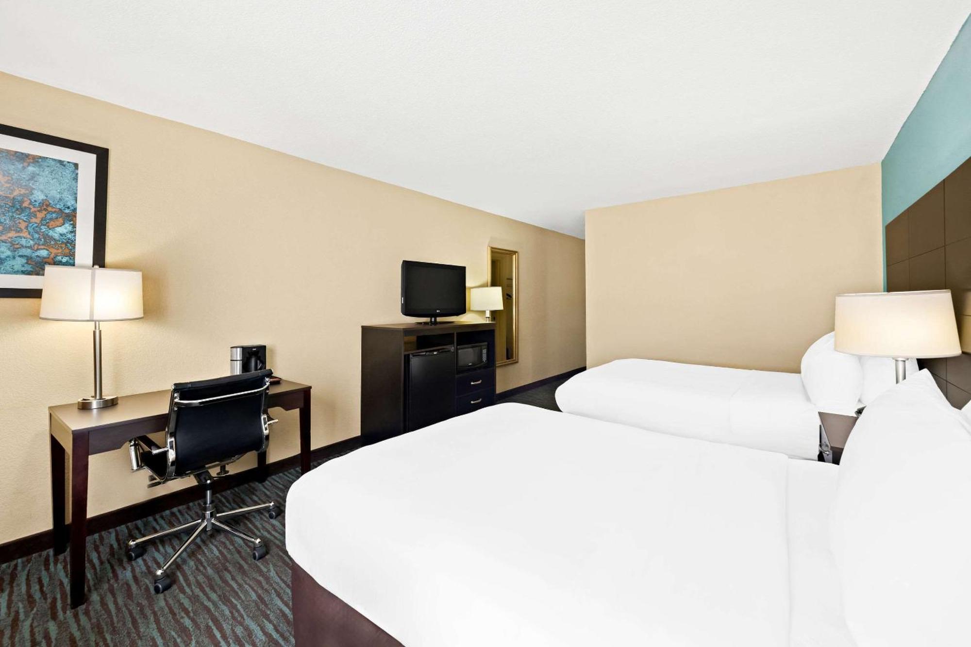 Inn Quality Dayton Airport Englewood