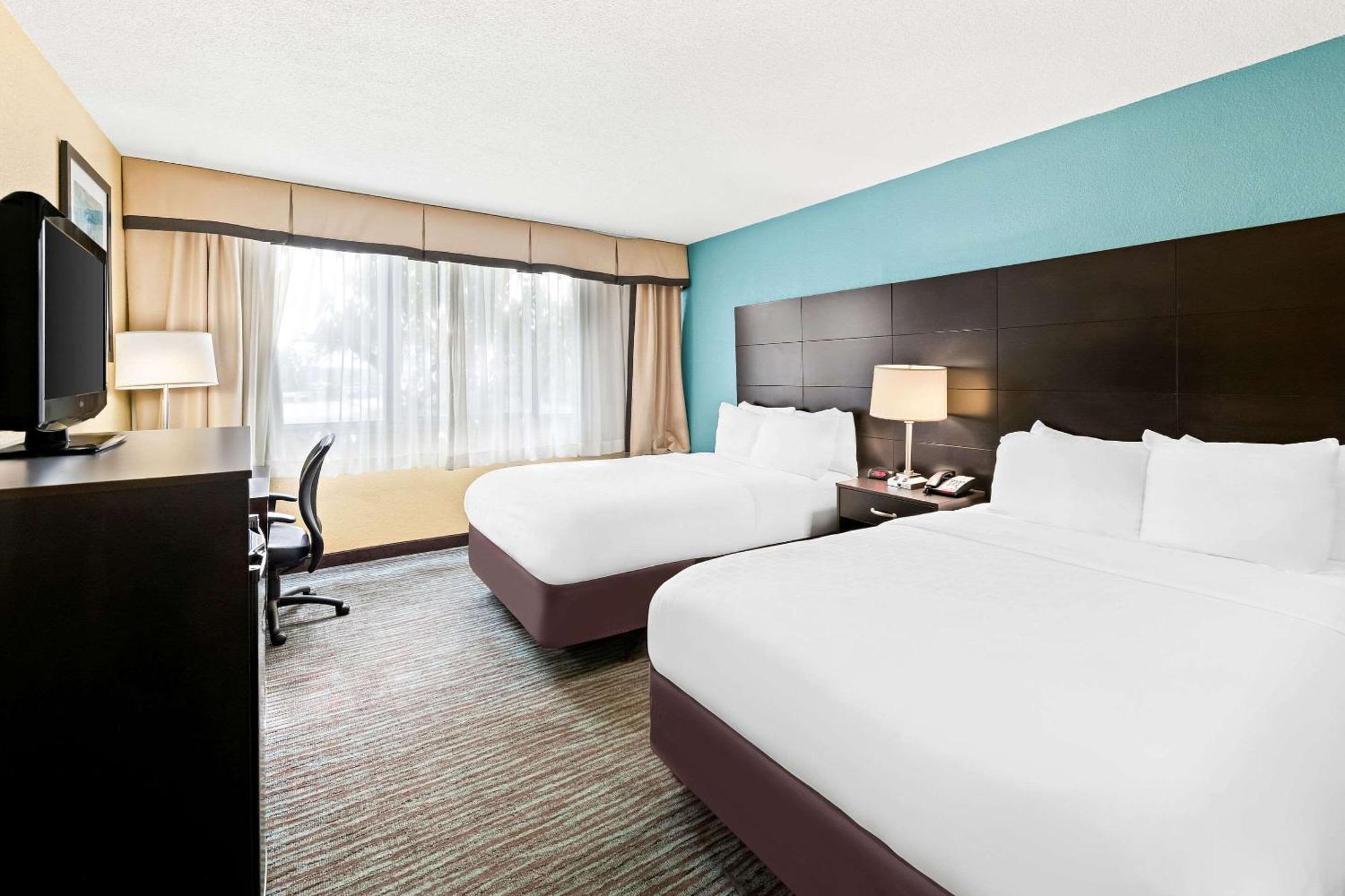 Quality Dayton Airport Inn 3*
